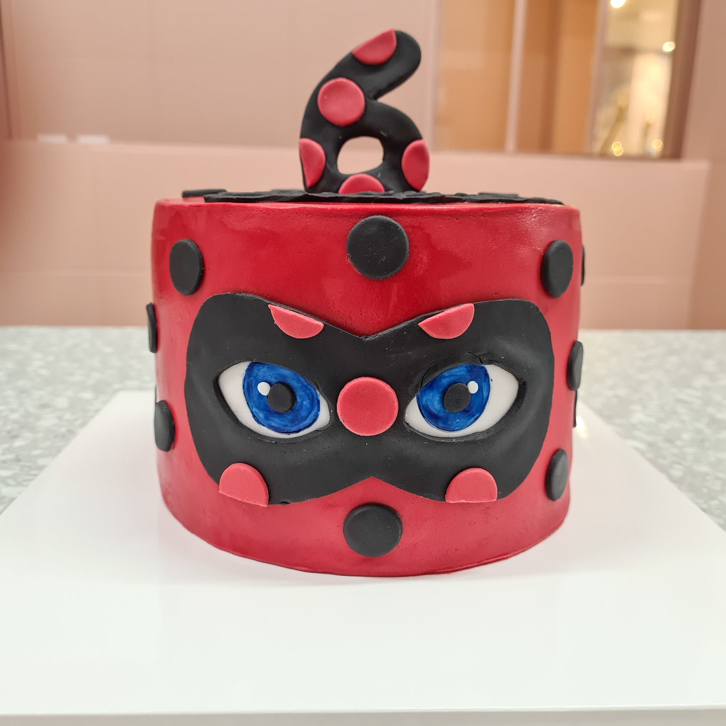 Pâtisserie Sur-Mesure – Création Unique pour Vos Événements